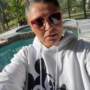 Meet your Posher, Regan